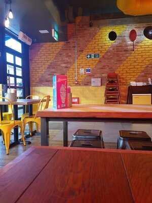 Amigos Burgers And Shakes-shepherds Bush