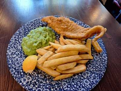 Moon Under Water - Jd Wetherspoon