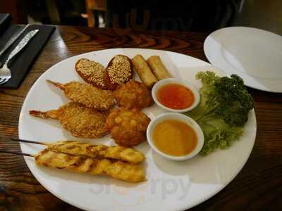 Thai Square Wig & Pen