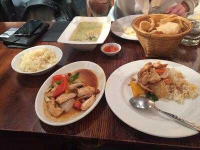 Thai Square Wig & Pen