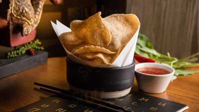 Thai Square Wig & Pen