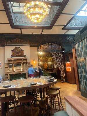 The Black Lion Pub & Boutique Rooms