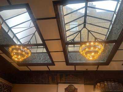 The Black Lion Pub & Boutique Rooms