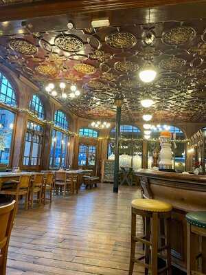 The Black Lion Pub & Boutique Rooms