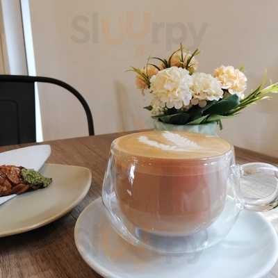 Ribbons & Taylor Cafe