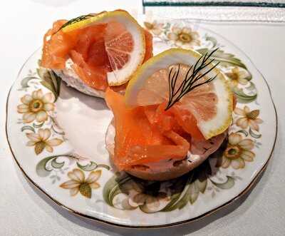 Madisons At The Washington Mayfair