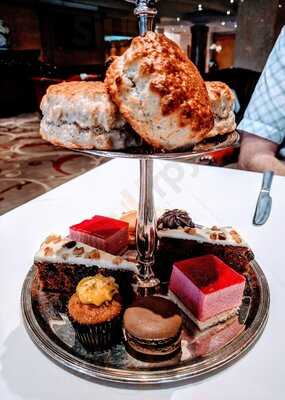 Madisons At The Washington Mayfair