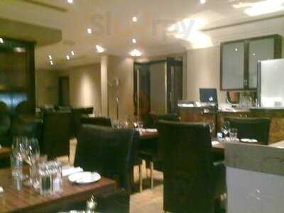Restaurant At Radisson Edwardian Pastoria