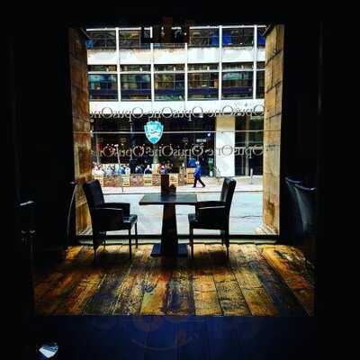 Restaurant At Radisson Edwardian Pastoria