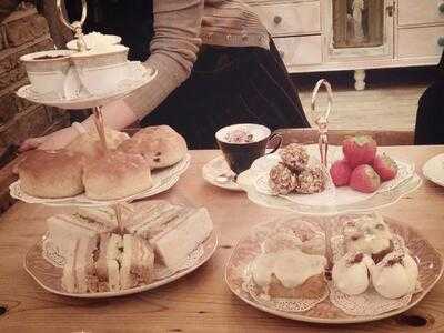 Salvage Beaute Vintage Tea Rooms