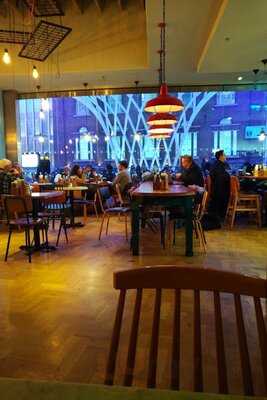 Giraffe Stop, Kings Cross