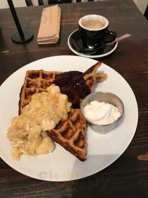 The Good Life Eatery