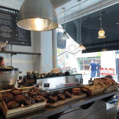 The Good Life Eatery