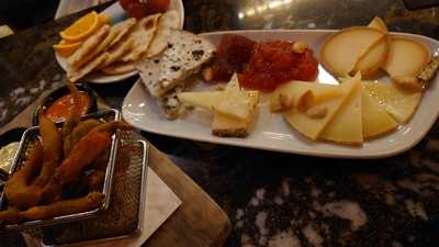 La Estrella Cafeteria And Spanish Tapas Bar