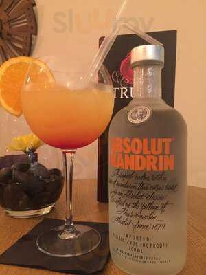 Truth Wine & Tapas Bar