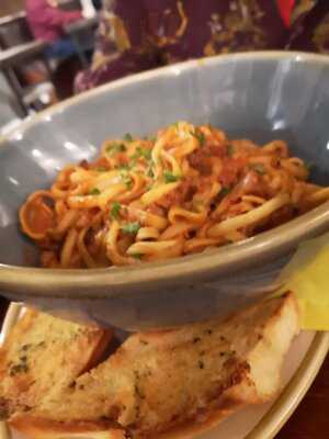 Hq Bar And Restaurant