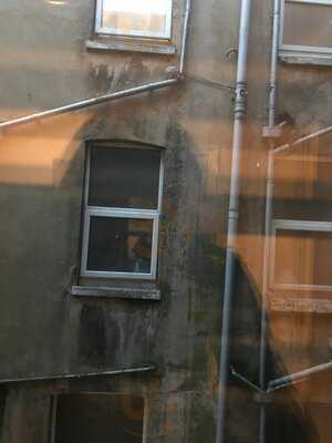 Hq Bar And Restaurant