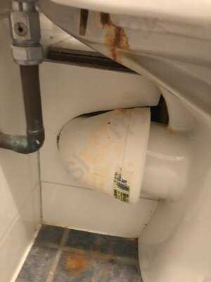 Hq Bar And Restaurant