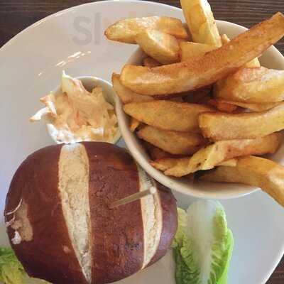 The Cat With No Tail Pub