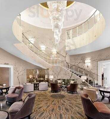 The Knightsbridge Lounge