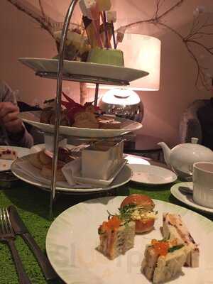 The Knightsbridge Lounge