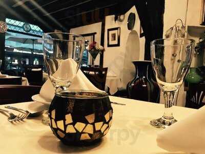 Violet Bar And Grill