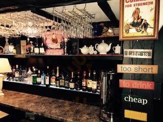 Violet Bar And Grill