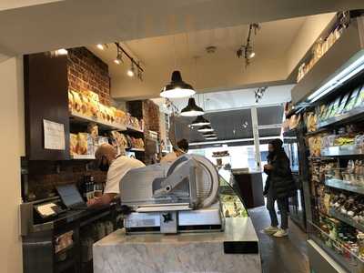 La Piccola Deli Holland Park