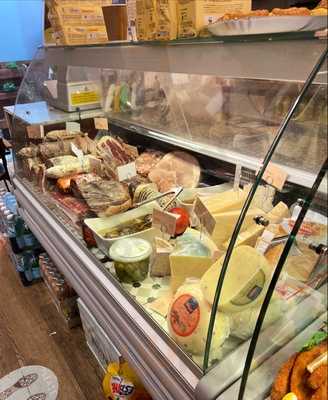 La Piccola Deli Holland Park