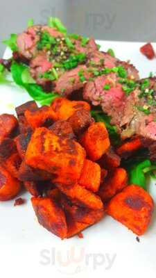 Pequeno Restaurant & Wine Bar