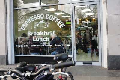 Oval Cafe And Snack Bar