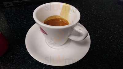 Oval Cafe And Snack Bar