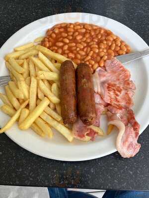 Oval Cafe And Snack Bar