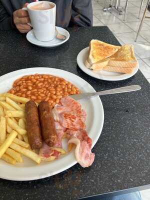 Oval Cafe And Snack Bar