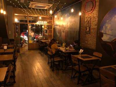 De Mezka Mediterranean Kitchen & Bar