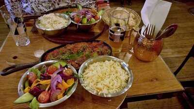 De Mezka Mediterranean Kitchen & Bar