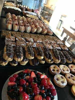 Bridge Baker (bakery & Pizzeria)