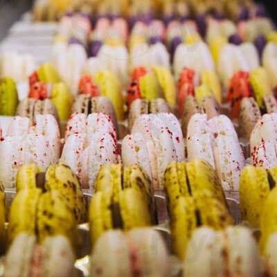 L'orchidee Macarons & Cakes