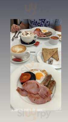 Three Restaurant & Bar