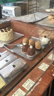 Aux Merveilleux De Fred Clapham