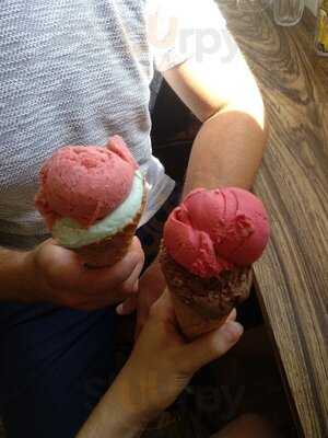 Madeleine’s Creperie