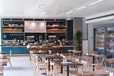 Parkside Cafe & Terrace