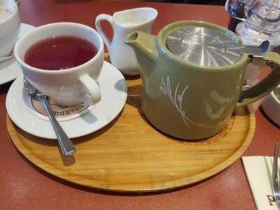 Patisserie Valerie Victoria Station