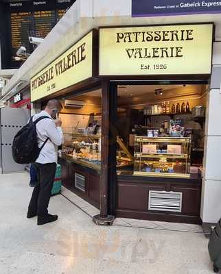 Patisserie Valerie Victoria Station