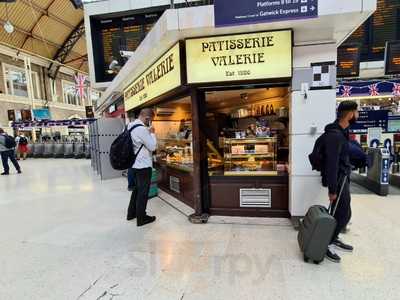 Patisserie Valerie Victoria Station
