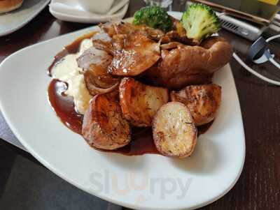 Tavern Bar And Brasserie