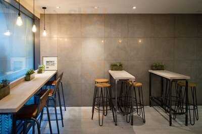 Daily Dose Organic Cold Pressed Juice Cafe