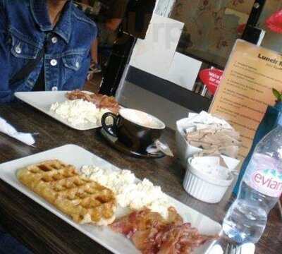 Waffle House London