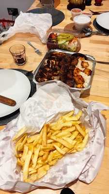 Ezich Pizzaburger And Kebab House