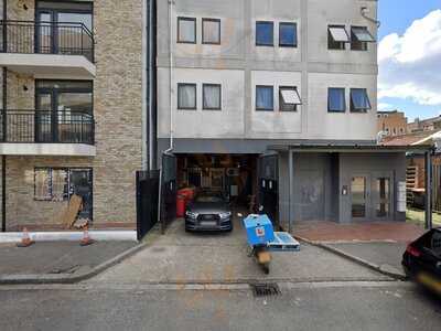 Domino's Pizza - London - West Ealing